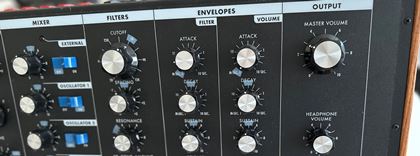 Moog-Voyager Old School